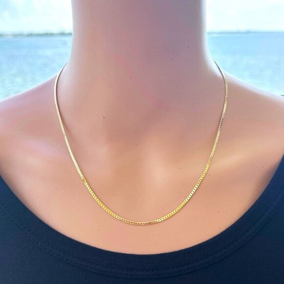 Vintage Gold Tone Chain C Clasp Made in Korea 18 Inch Length - Picture 2 of 4